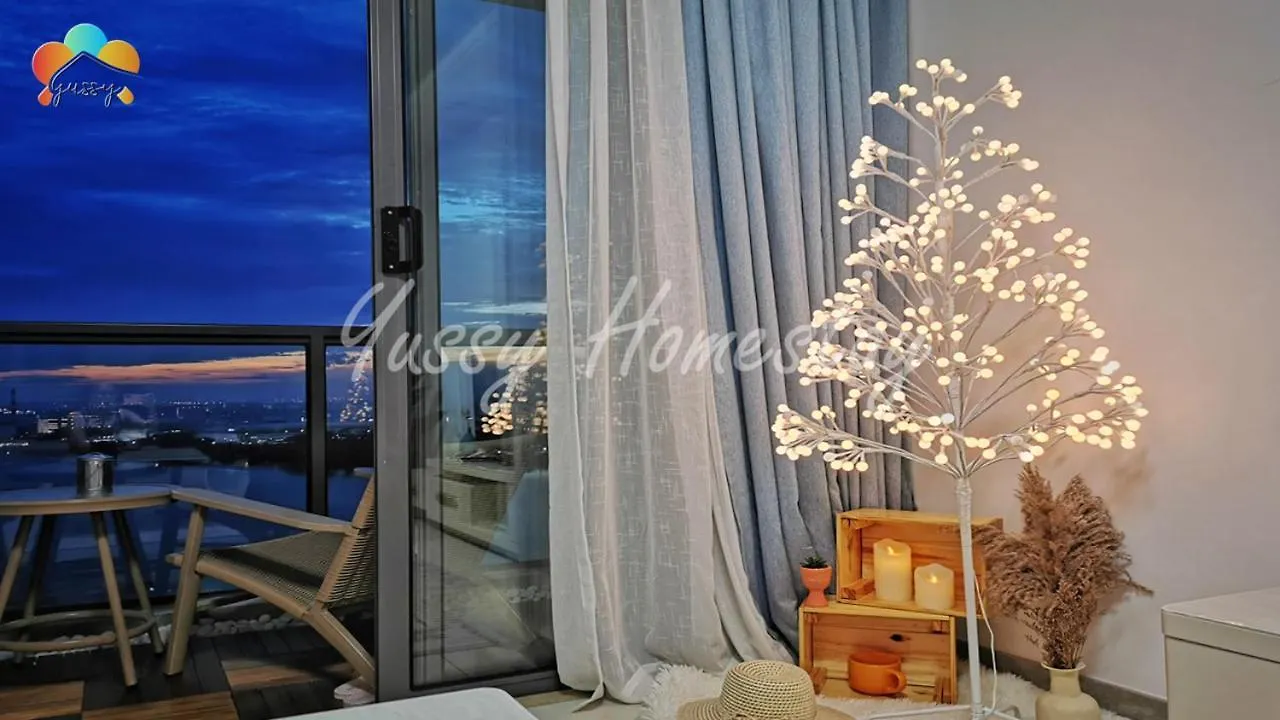Yussy 2 Bedroom Sea View Condo At R&F Princess Cove Johor Bahru 0*,  Maleisië